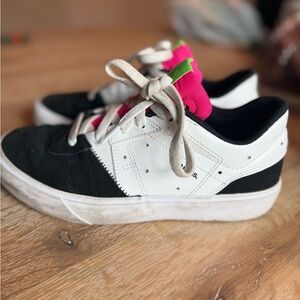 Nike Women's Sneakers in Black, White, and Pink